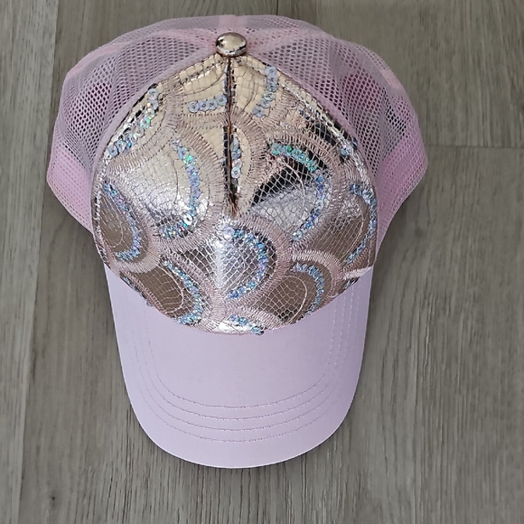 NWOT Pink and Gold Sequin Adjustable Women's Cap - Picture 1 of 7
